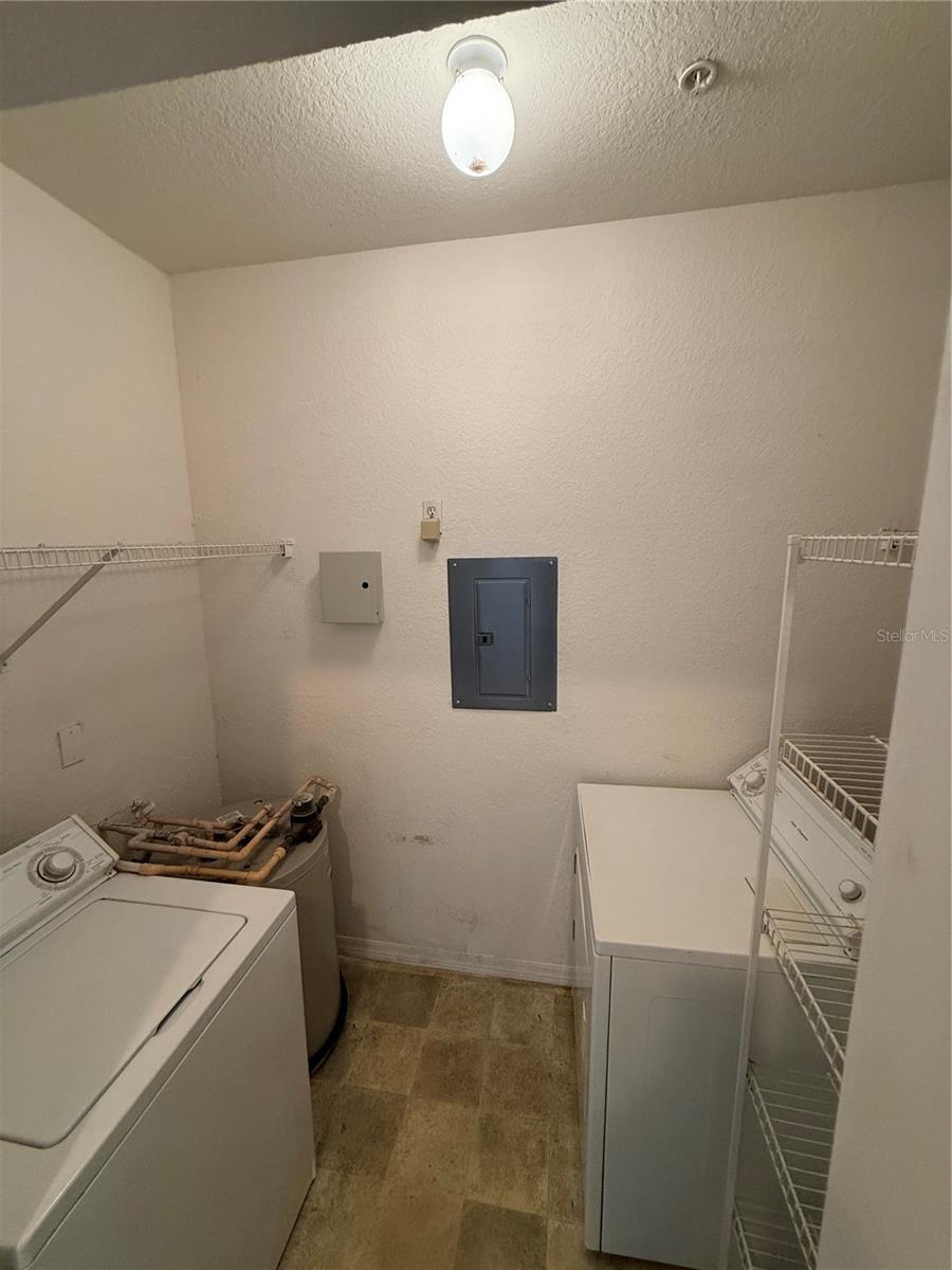 5823 LEGACY CRESCENT PL #301, RIVERVIEW, FL, 33578