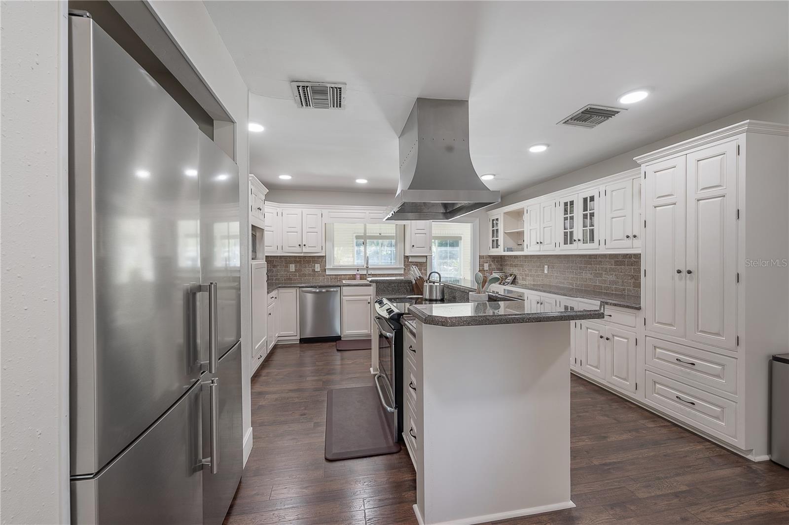 7922 SPRING VALLEY DR, TAMPA, FL, 33615