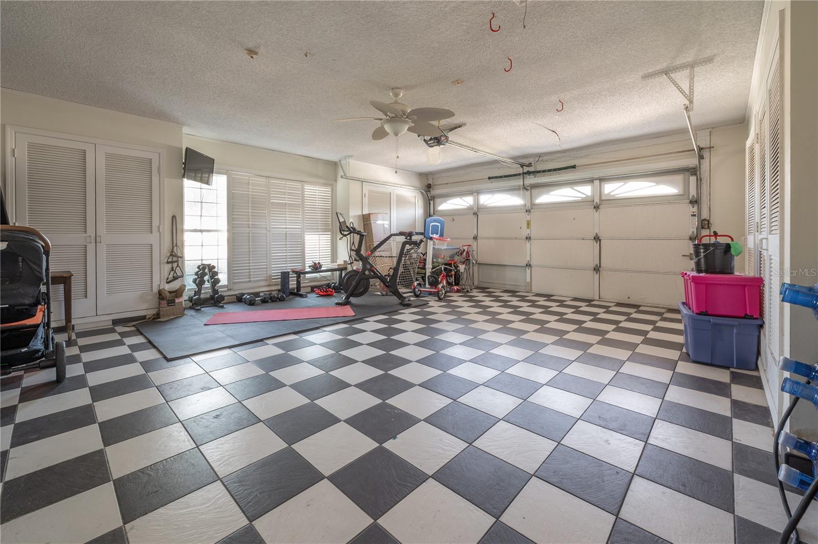 7922 SPRING VALLEY DR, TAMPA, FL, 33615