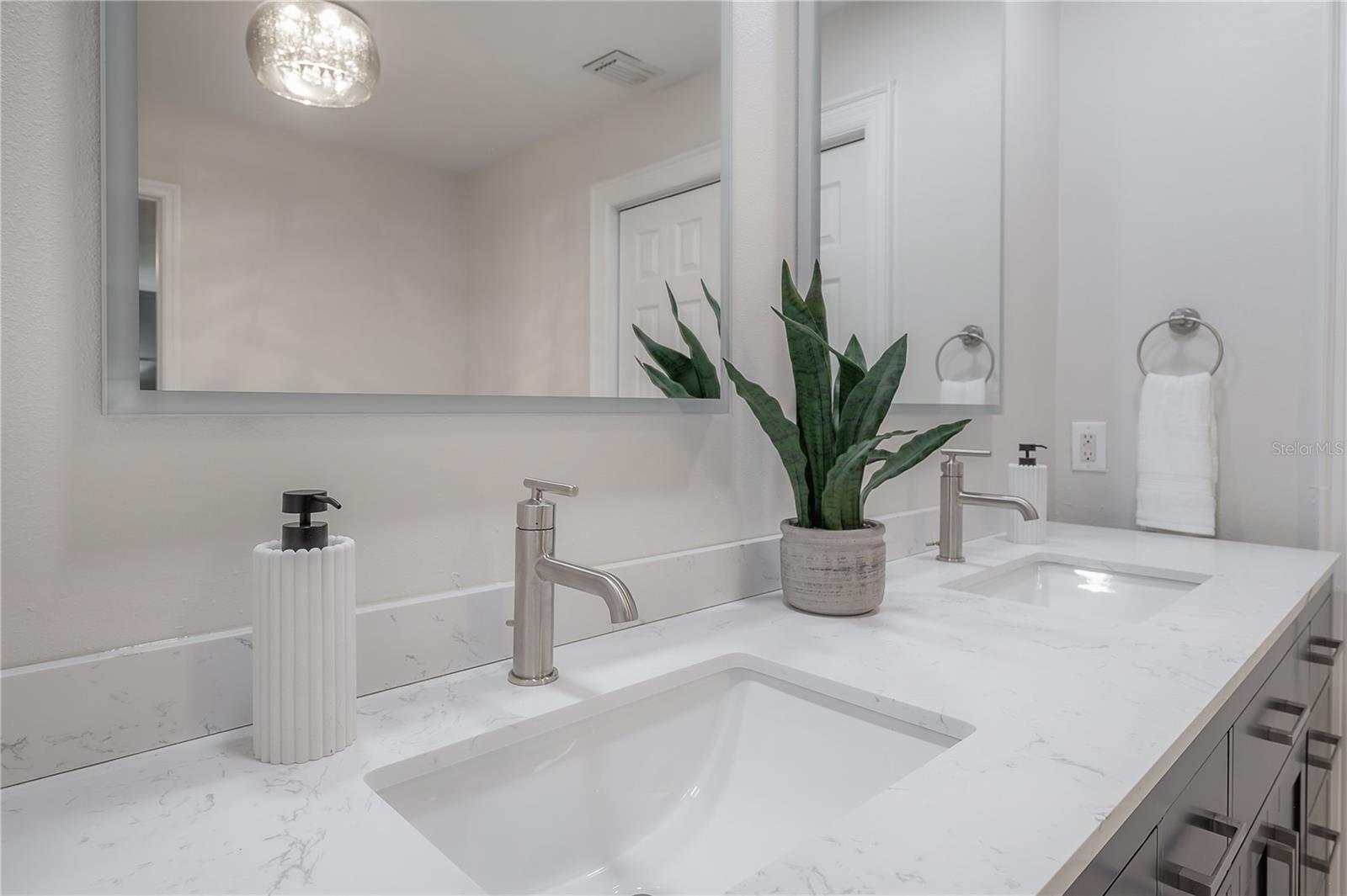 7922 SPRING VALLEY DR, TAMPA, FL, 33615