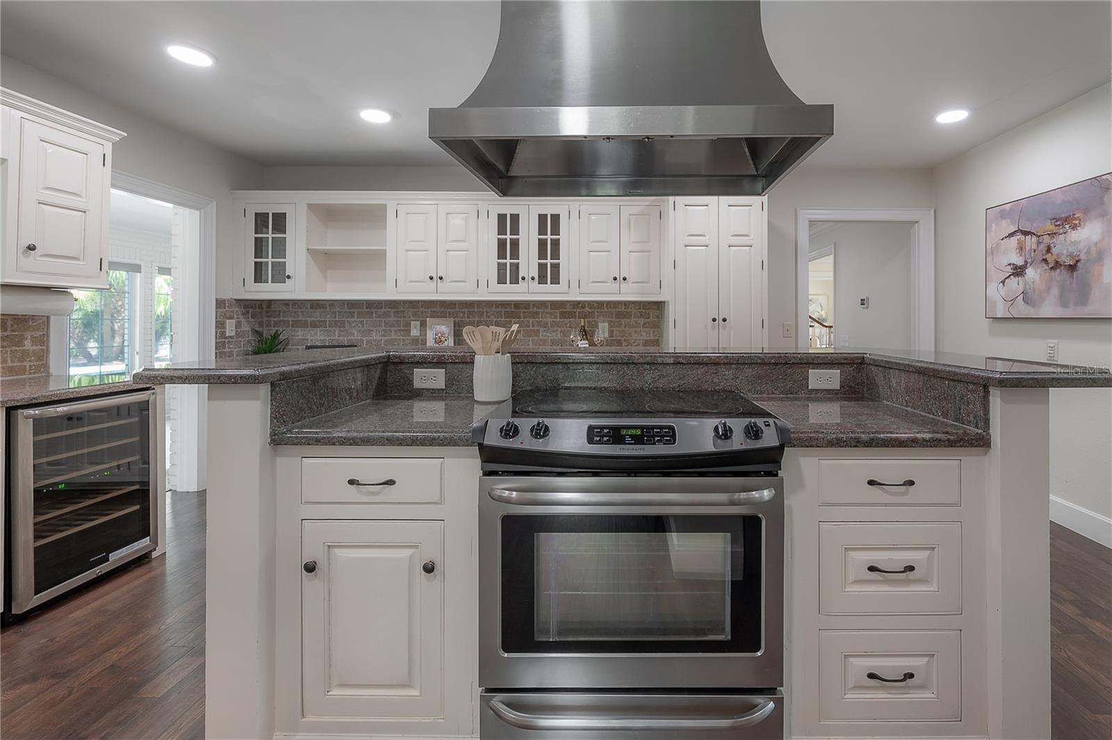 7922 SPRING VALLEY DR, TAMPA, FL, 33615
