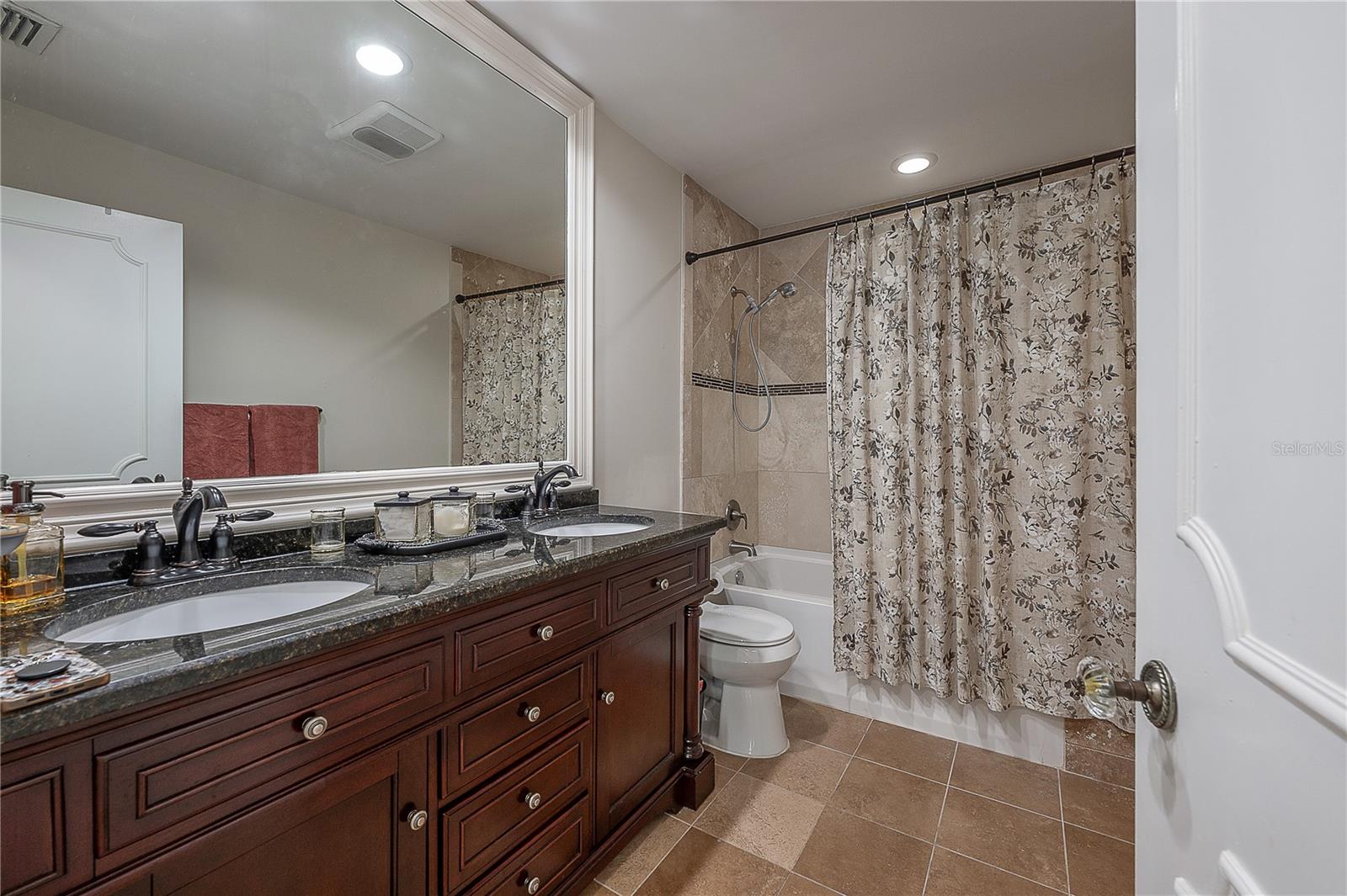 7922 SPRING VALLEY DR, TAMPA, FL, 33615