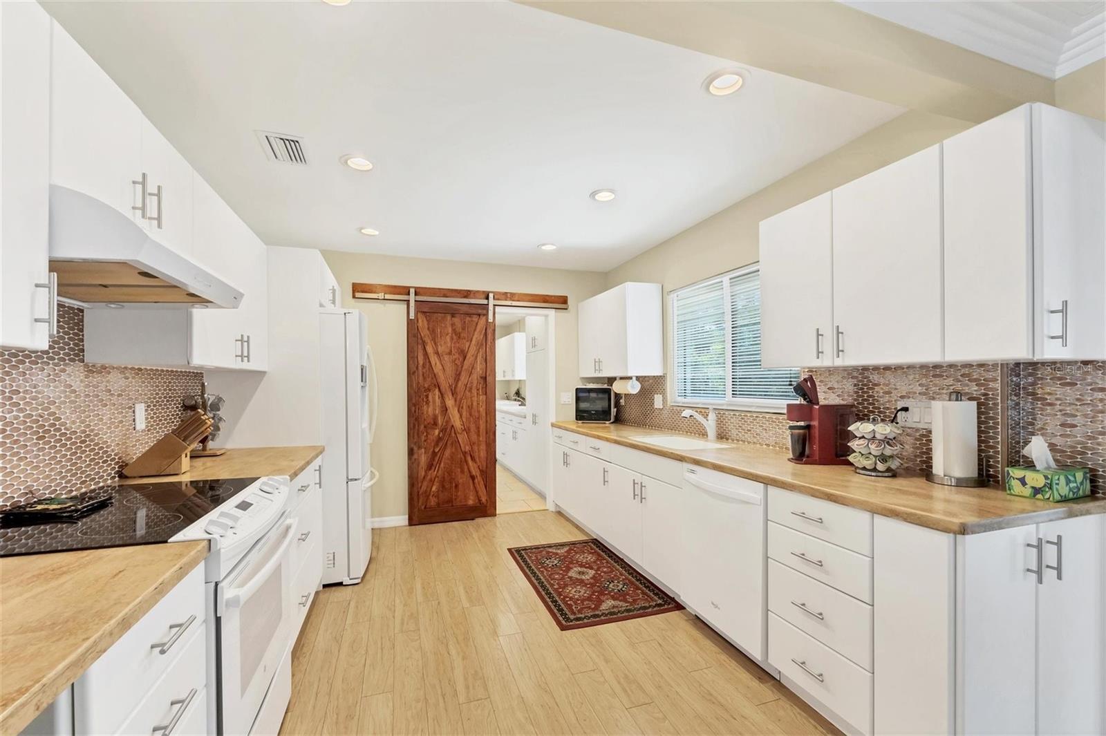 3124 TANGLEWOOD DR, SARASOTA, FL, 34239
