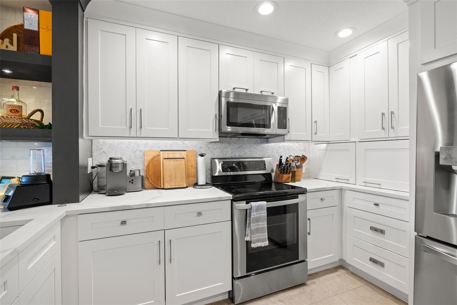 301 MADEIRA CIR, TIERRA VERDE, FL, 33715