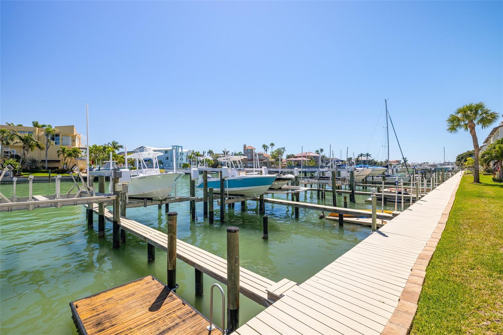 301 MADEIRA CIR, TIERRA VERDE, FL, 33715
