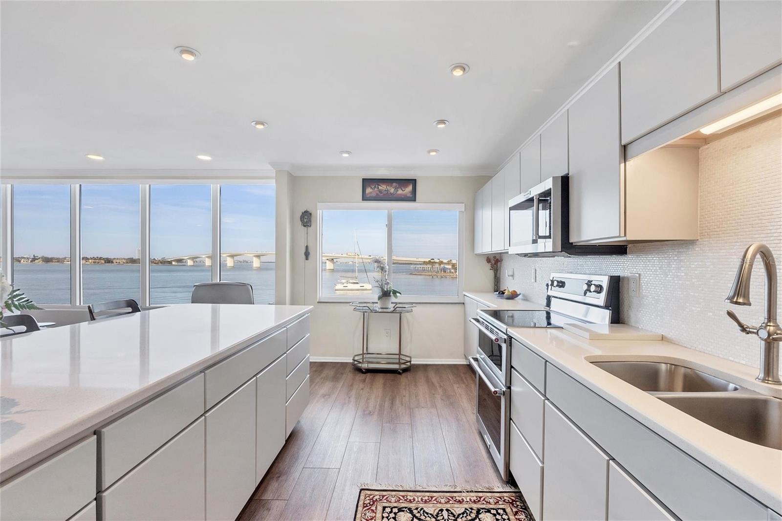 226 GOLDEN GATE PT #32, SARASOTA, FL, 34236