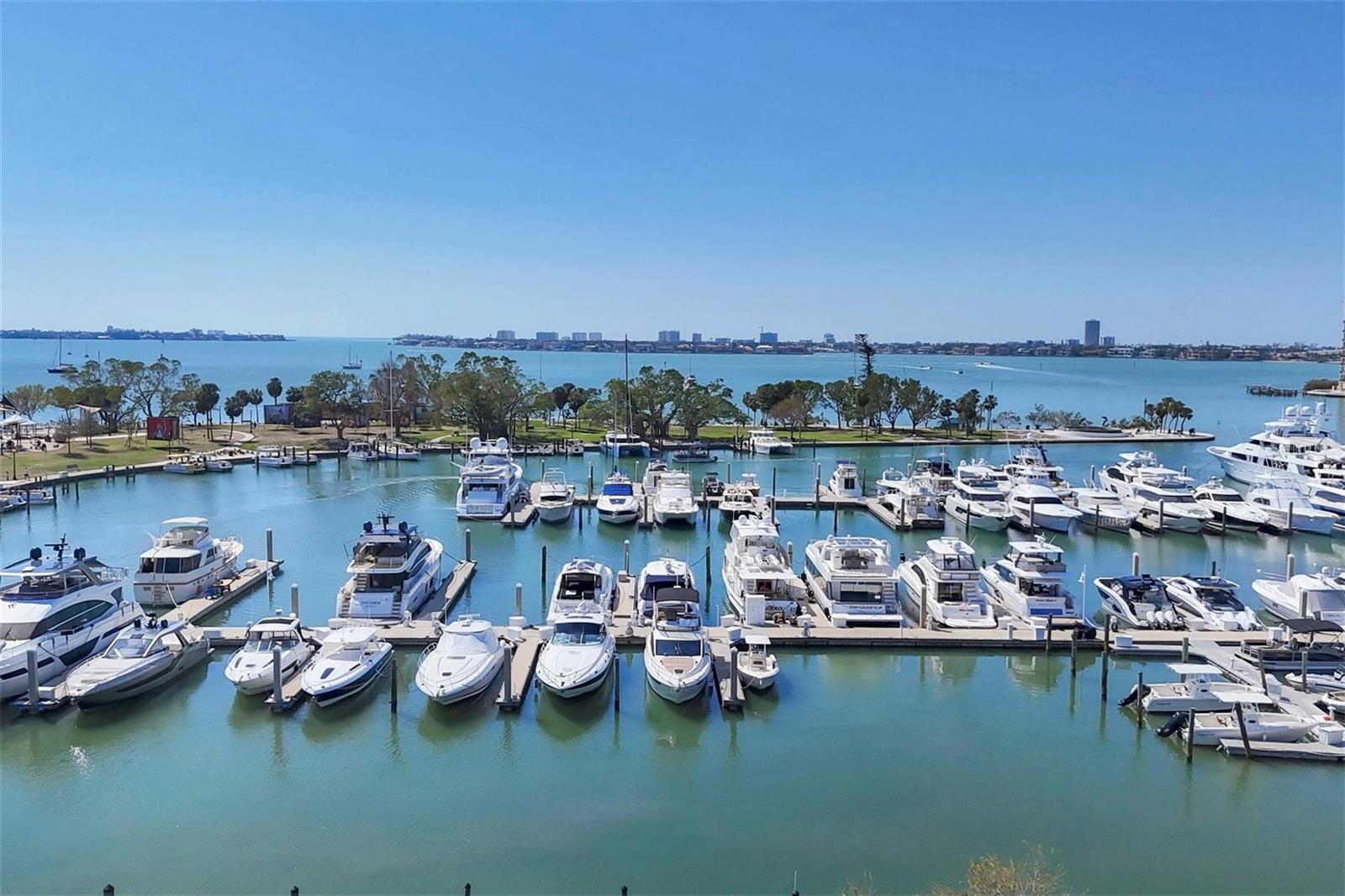 226 GOLDEN GATE PT #32, SARASOTA, FL, 34236