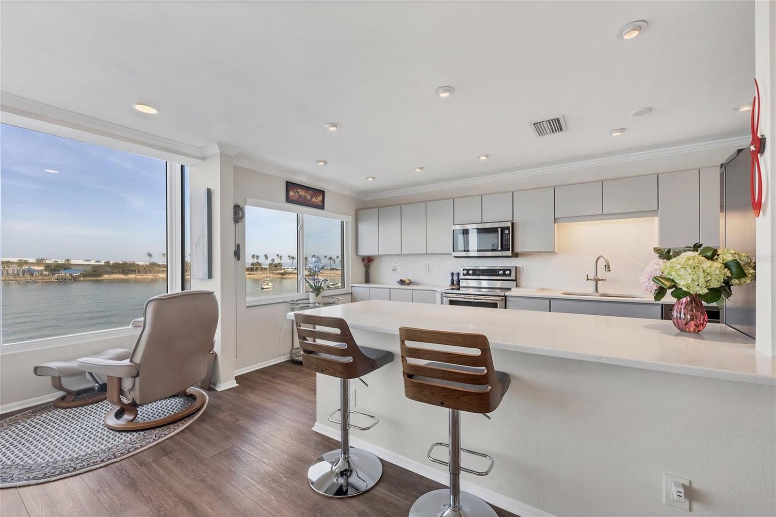 226 GOLDEN GATE PT #32, SARASOTA, FL, 34236