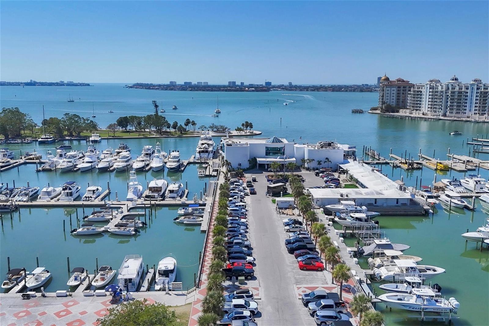 226 GOLDEN GATE PT #32, SARASOTA, FL, 34236