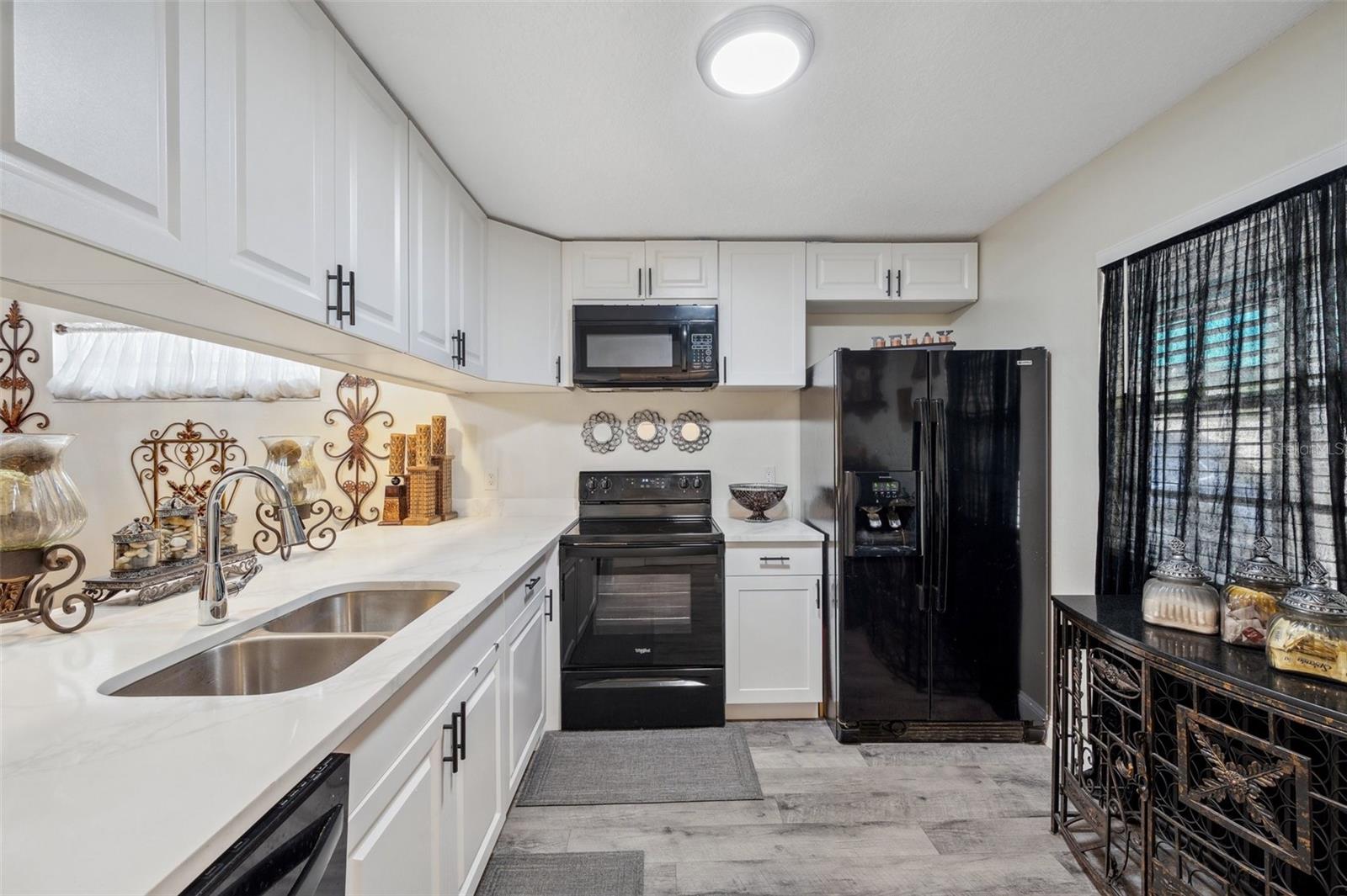 9046 LAKE PLACE LN #9046, TAMPA, FL, 33634