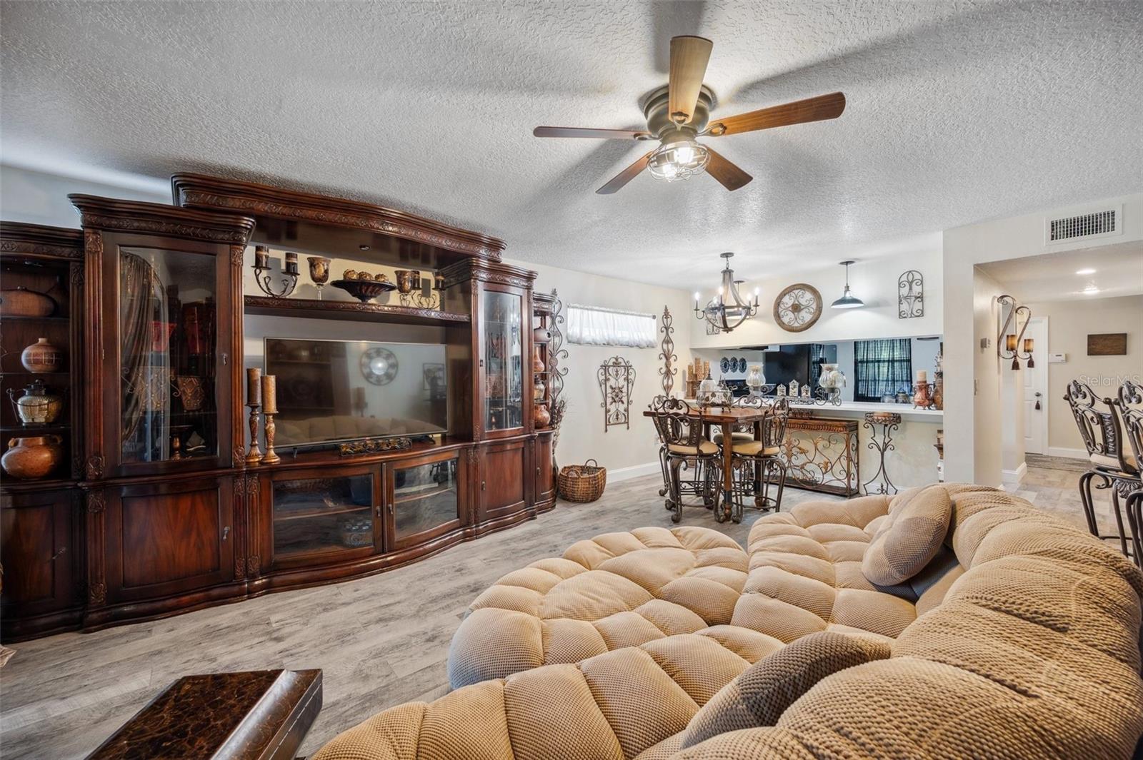 9046 LAKE PLACE LN #9046, TAMPA, FL, 33634