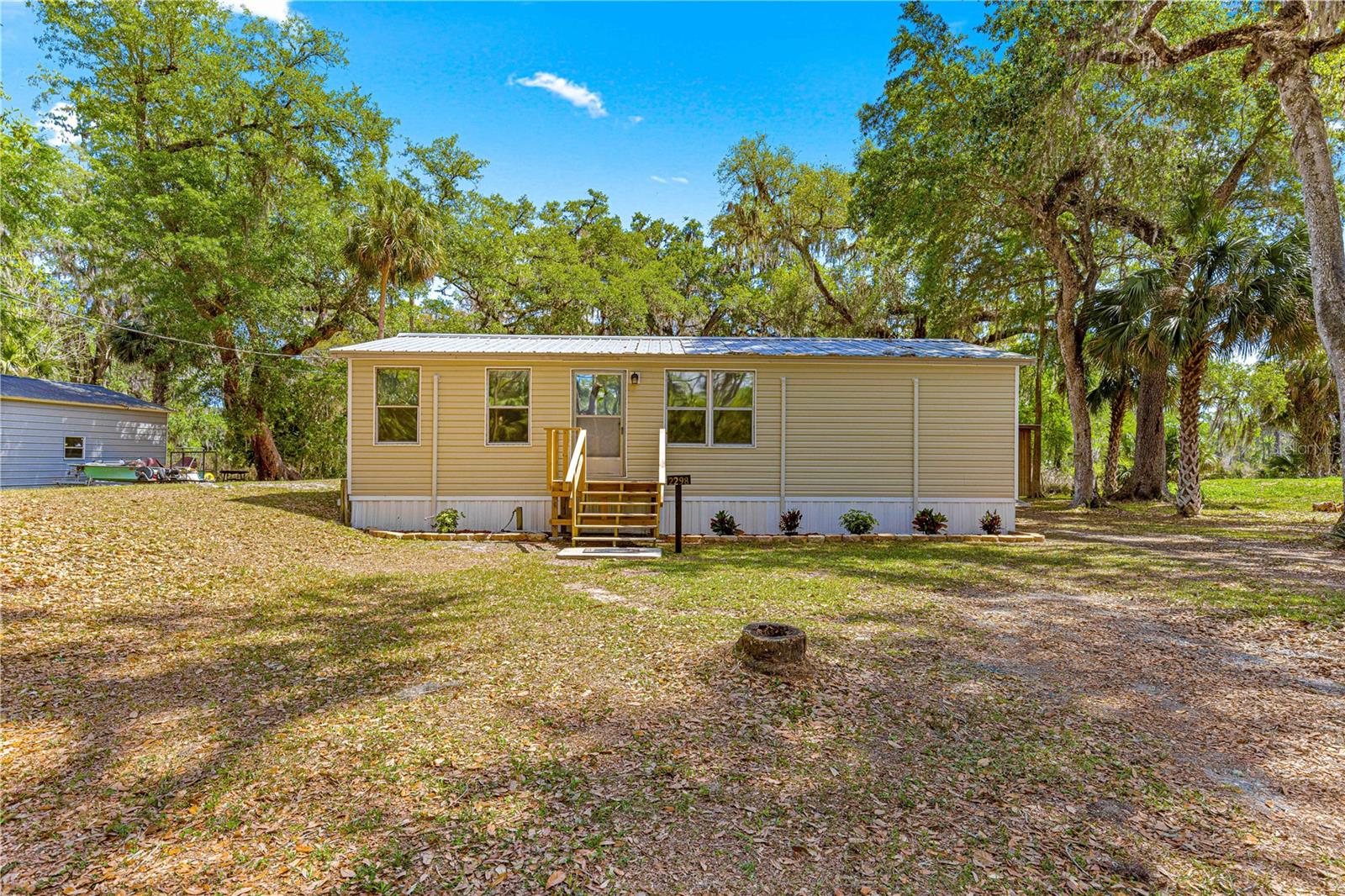 2298 CR 423, LAKE PANASOFFKEE, FL, 33538
