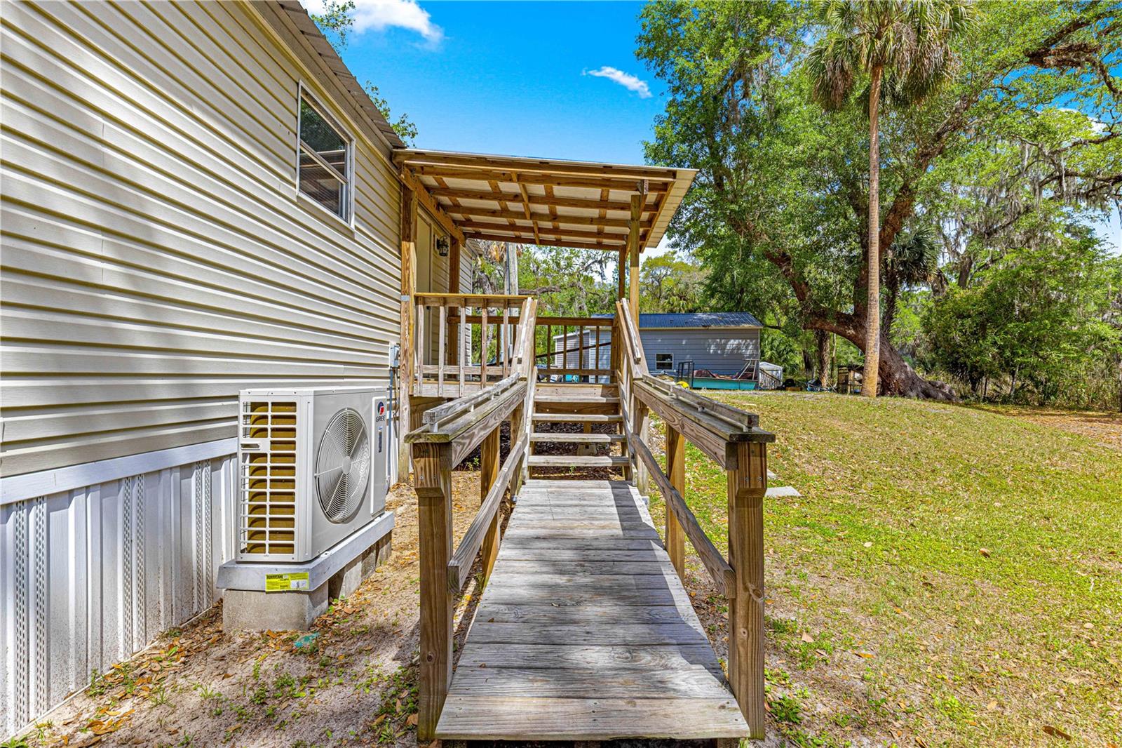 2298 CR 423, LAKE PANASOFFKEE, FL, 33538
