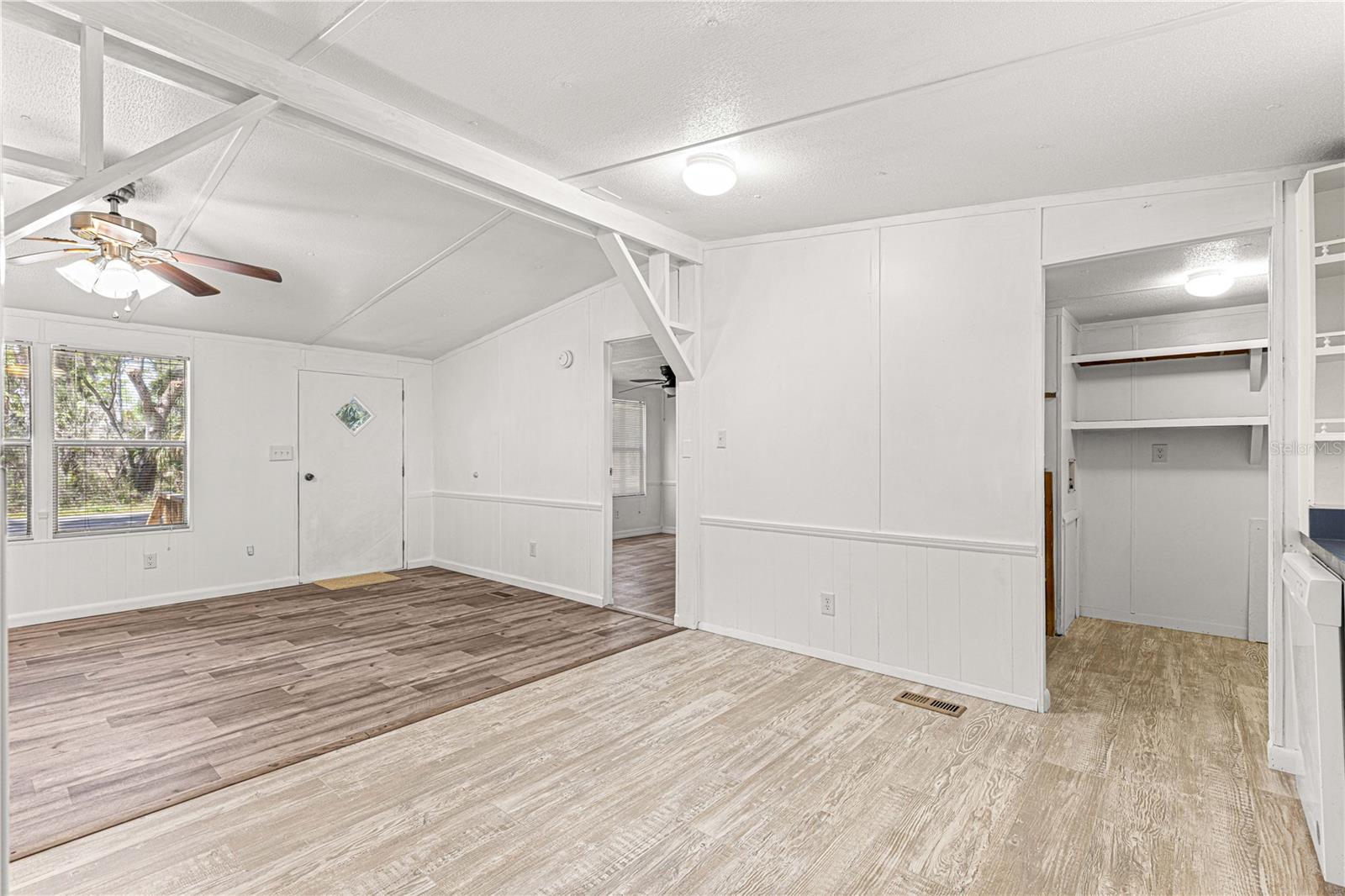 2298 CR 423, LAKE PANASOFFKEE, FL, 33538