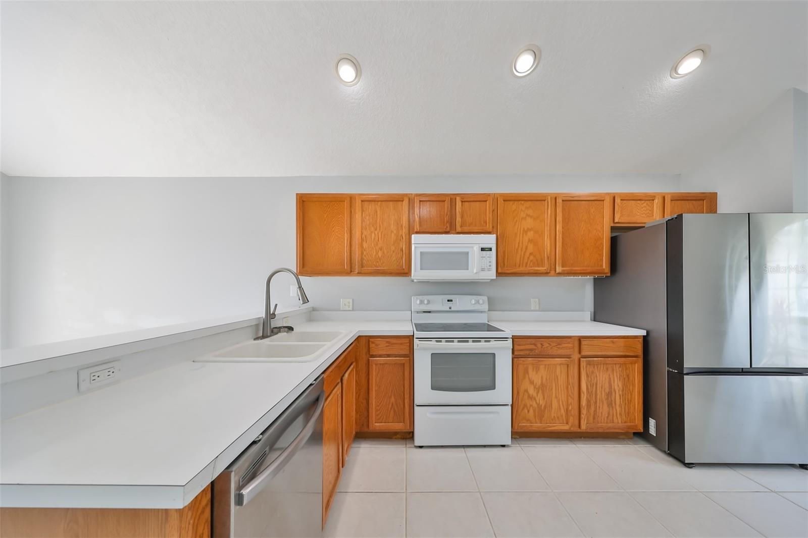 8111 TAR HOLLOW DR, GIBSONTON, FL, 33534