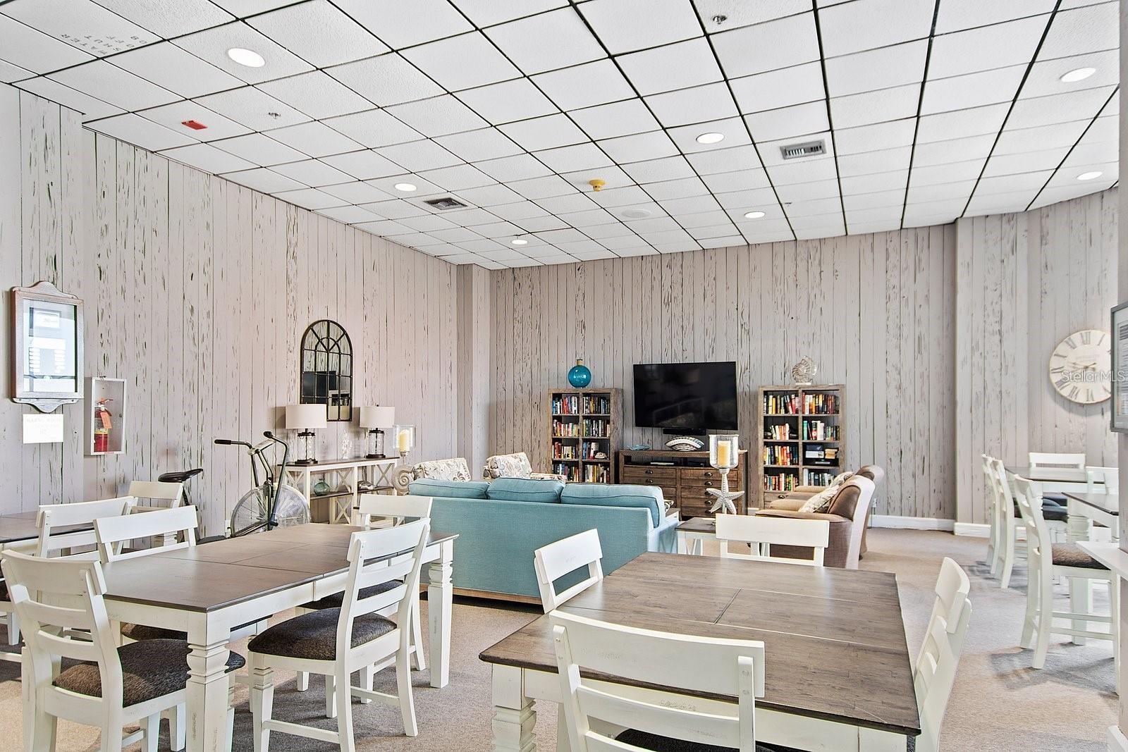 6265 SUN BLVD #806, ST PETERSBURG, FL, 33715