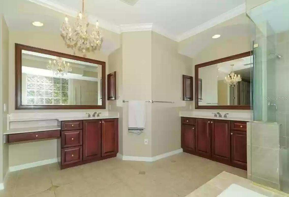 6828 HONEYSUCKLE TRL, LAKEWOOD RANCH, FL, 34202