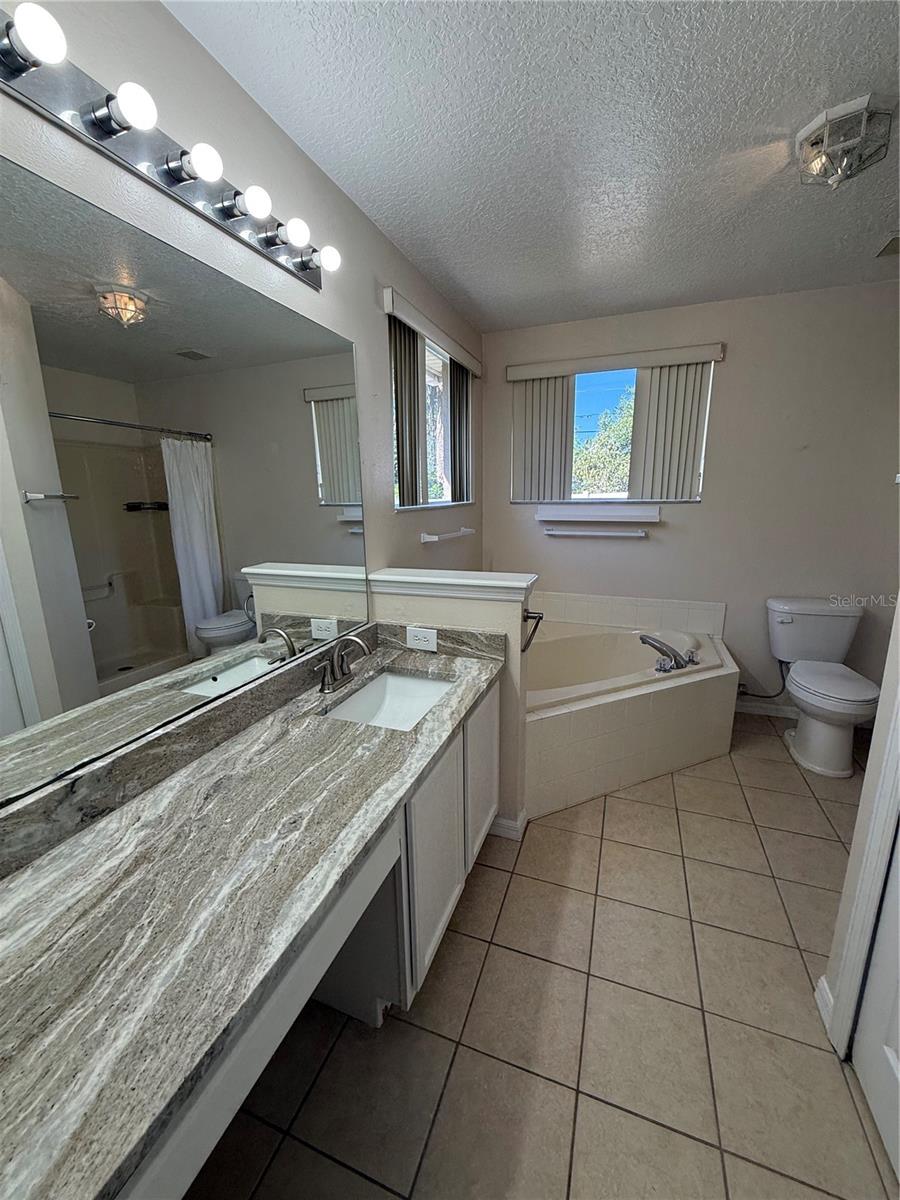 1300 E BENTON LAKE DR, DELAND, FL, 32724