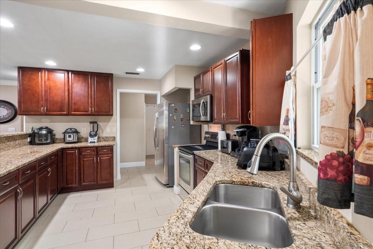 11803 70TH ST, LARGO, FL, 33773