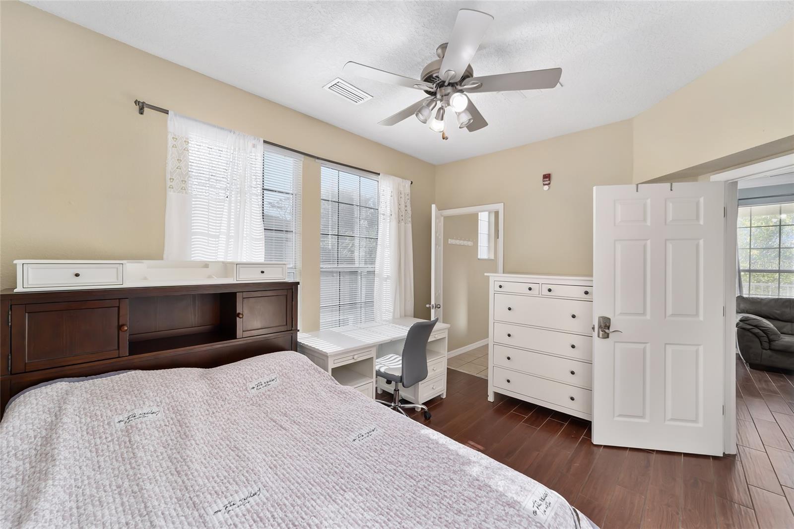1142 SW 9TH RD #402, GAINESVILLE, FL, 32601