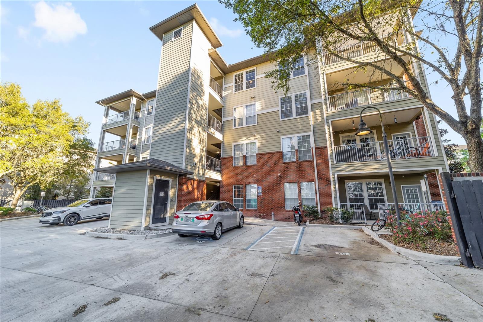 1142 SW 9TH RD #402, GAINESVILLE, FL, 32601