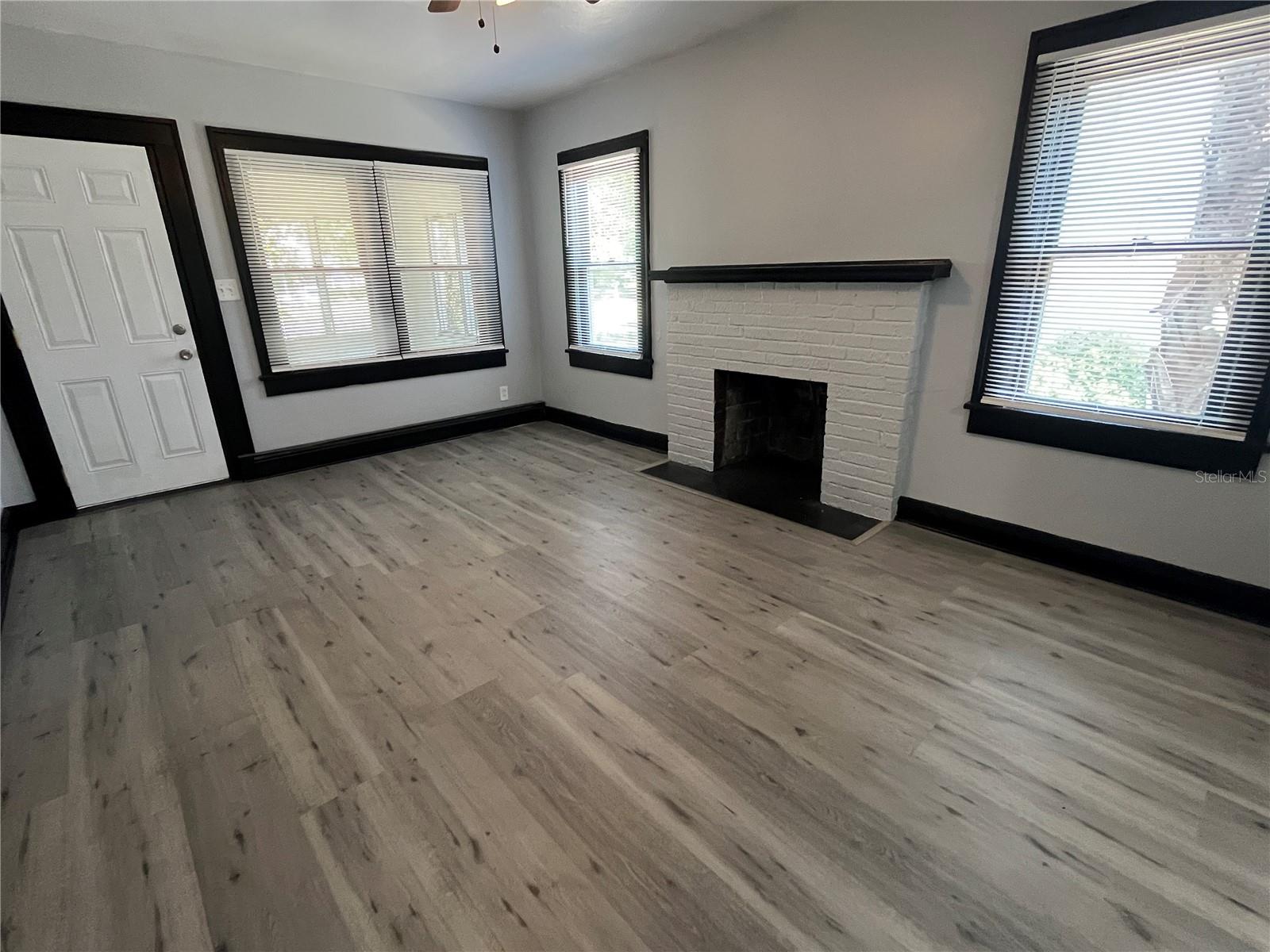 21 W TILLMAN AVE, LAKE WALES, FL, 33853