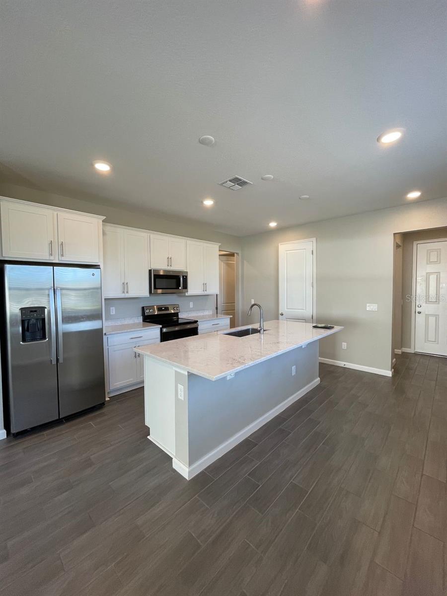 824 BLUE CREEK DR, HAINES CITY, FL, 33844