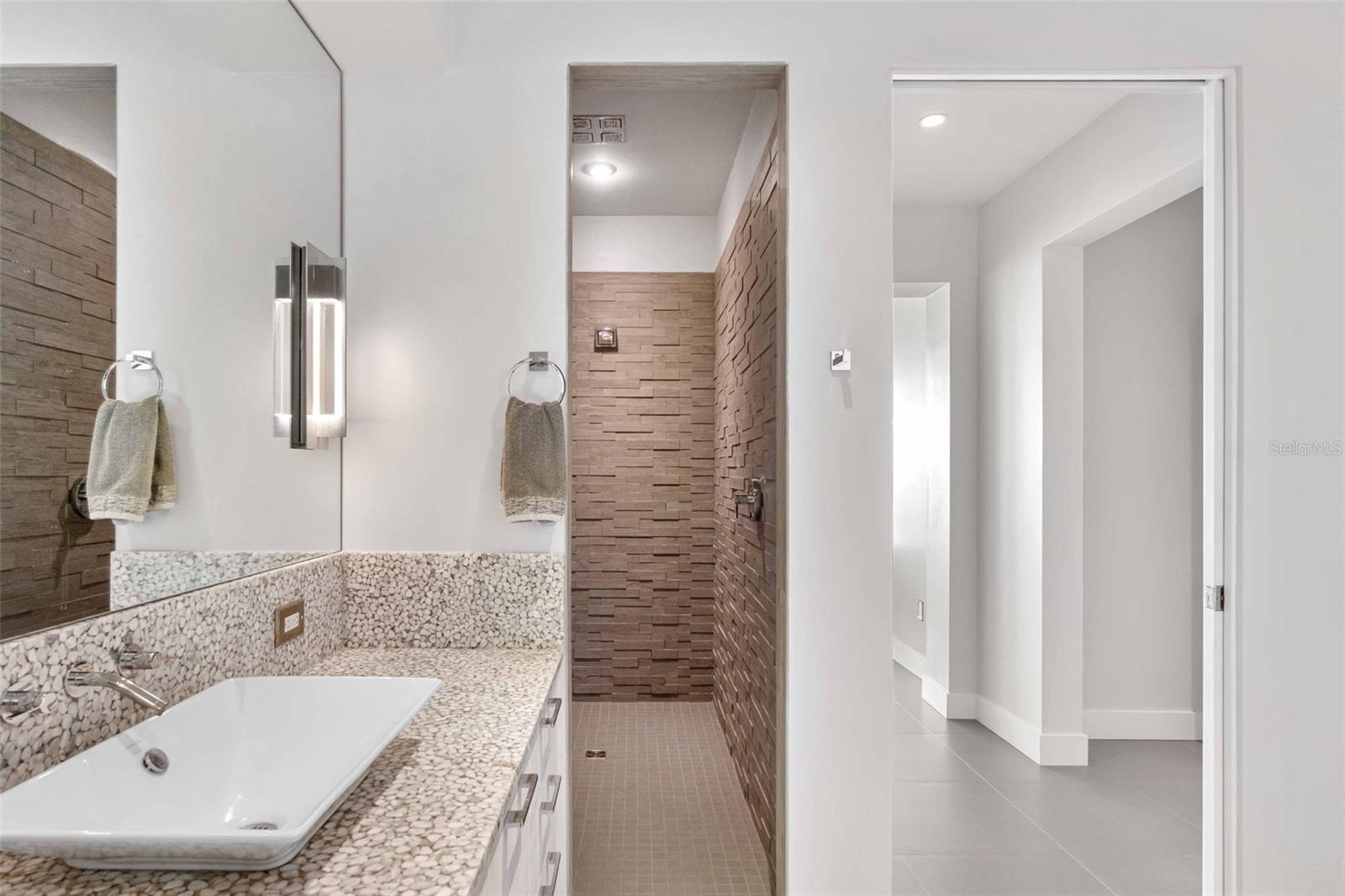 A4645607 Property Photo