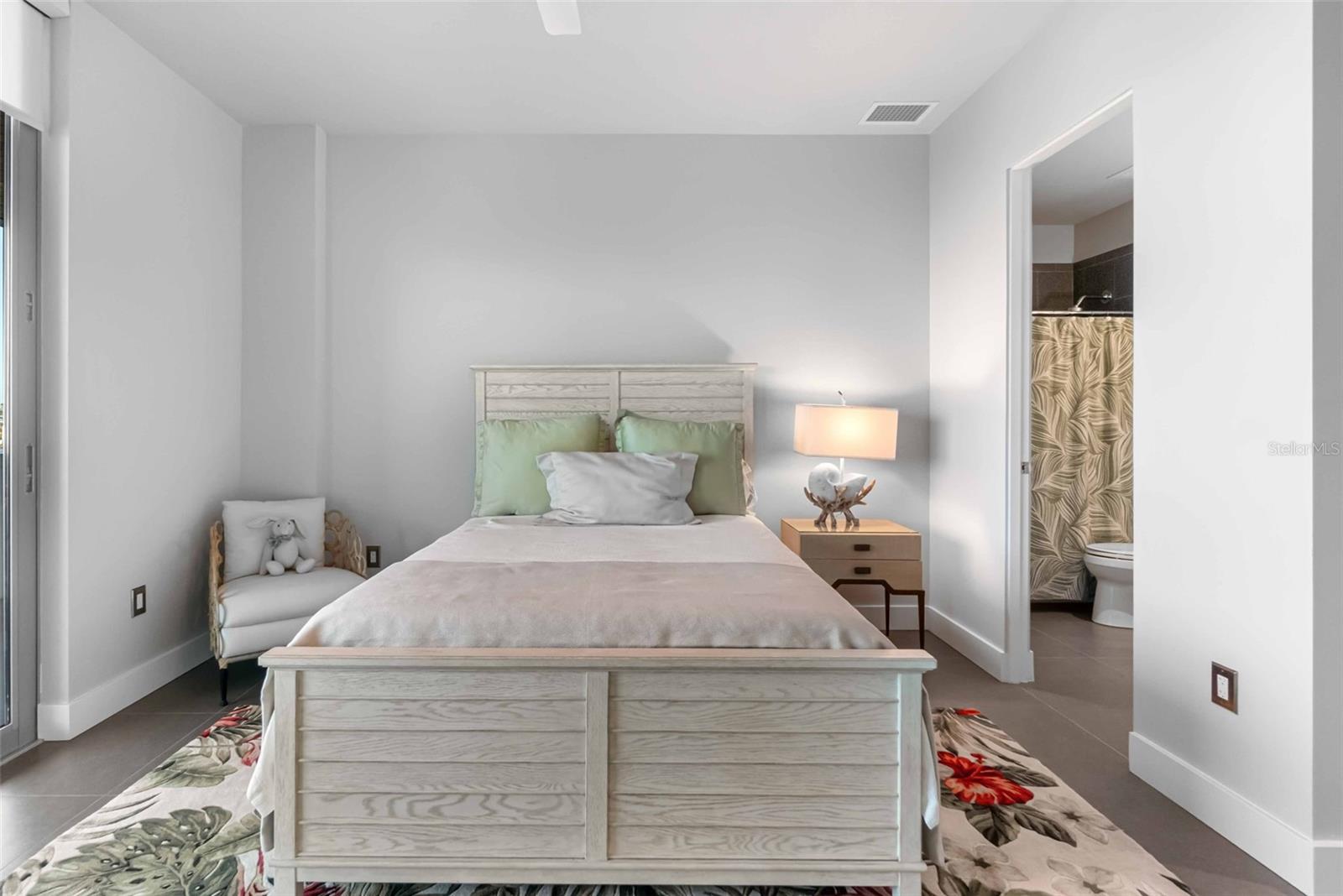 A4645607 Property Photo