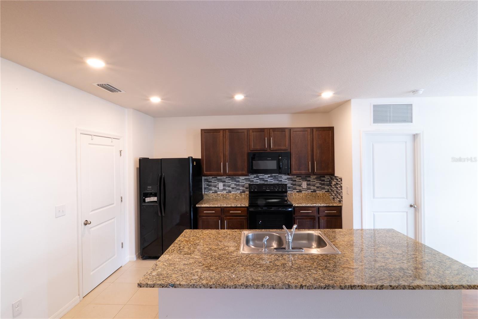 11517 KOTI CREEK LN, THONOTOSASSA, FL, 33592