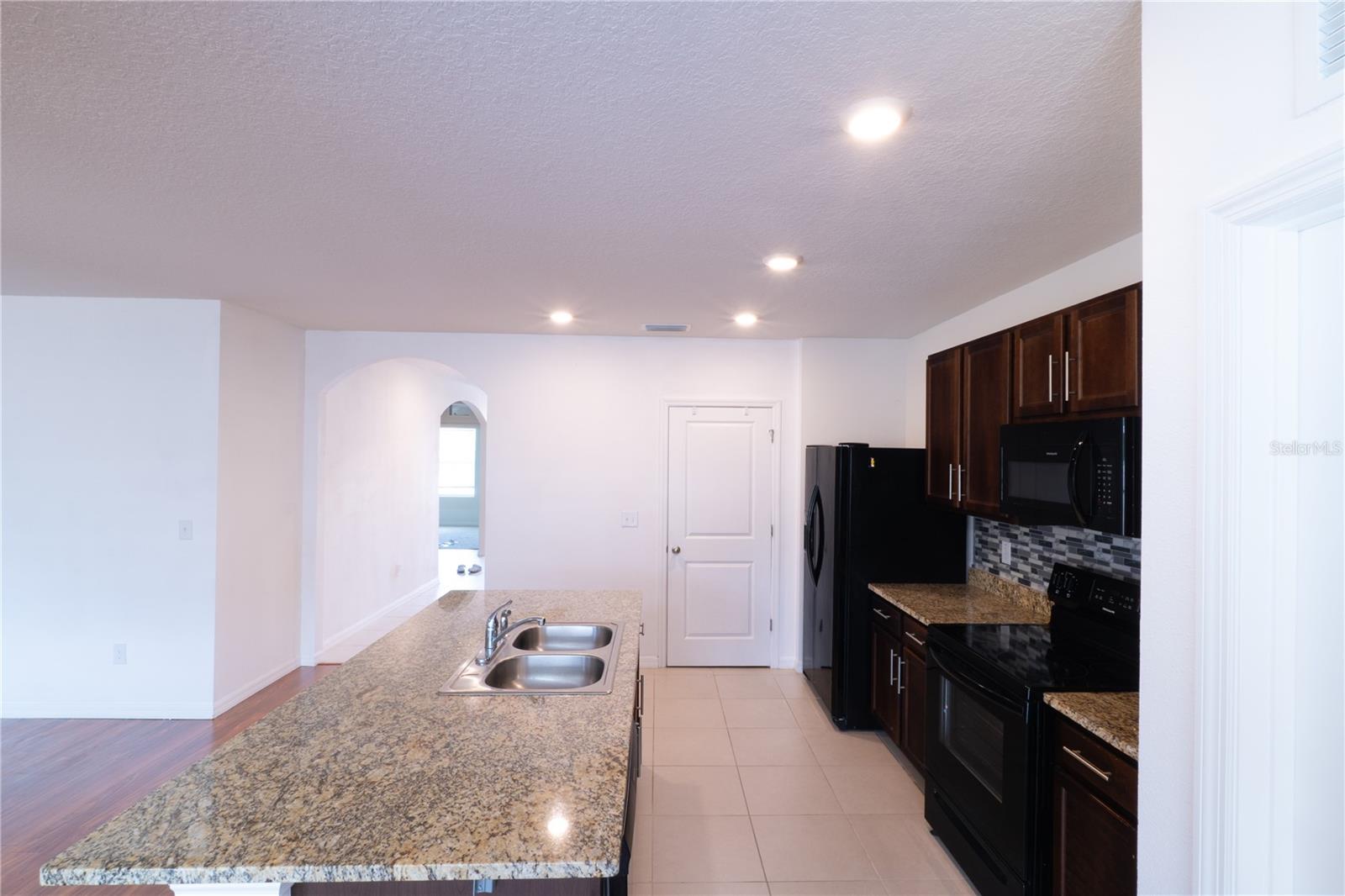 11517 KOTI CREEK LN, THONOTOSASSA, FL, 33592