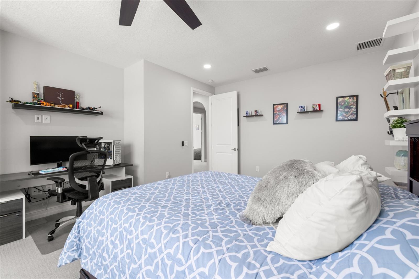 17915 BARN CLOSE DR, LUTZ, FL, 33559