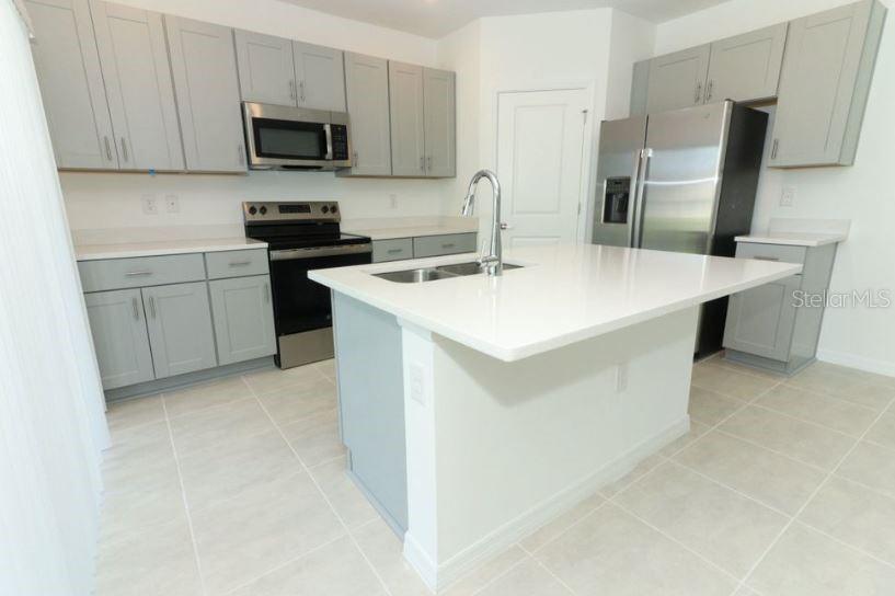 2430 SLIPPERY ROCK ST, AUBURNDALE, FL, 33823