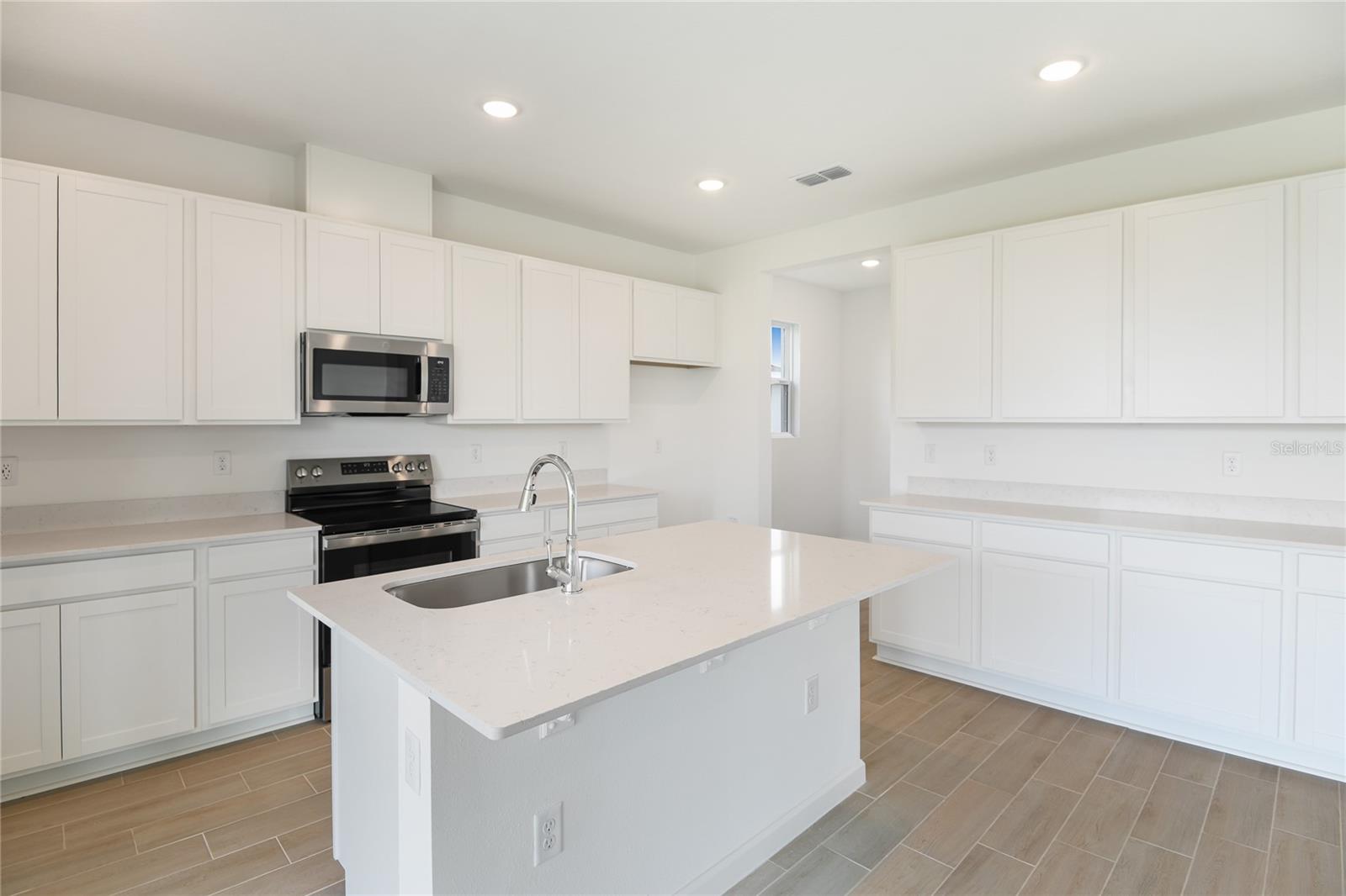 1130 OLIVINE AVE, DUNDEE, FL, 33838