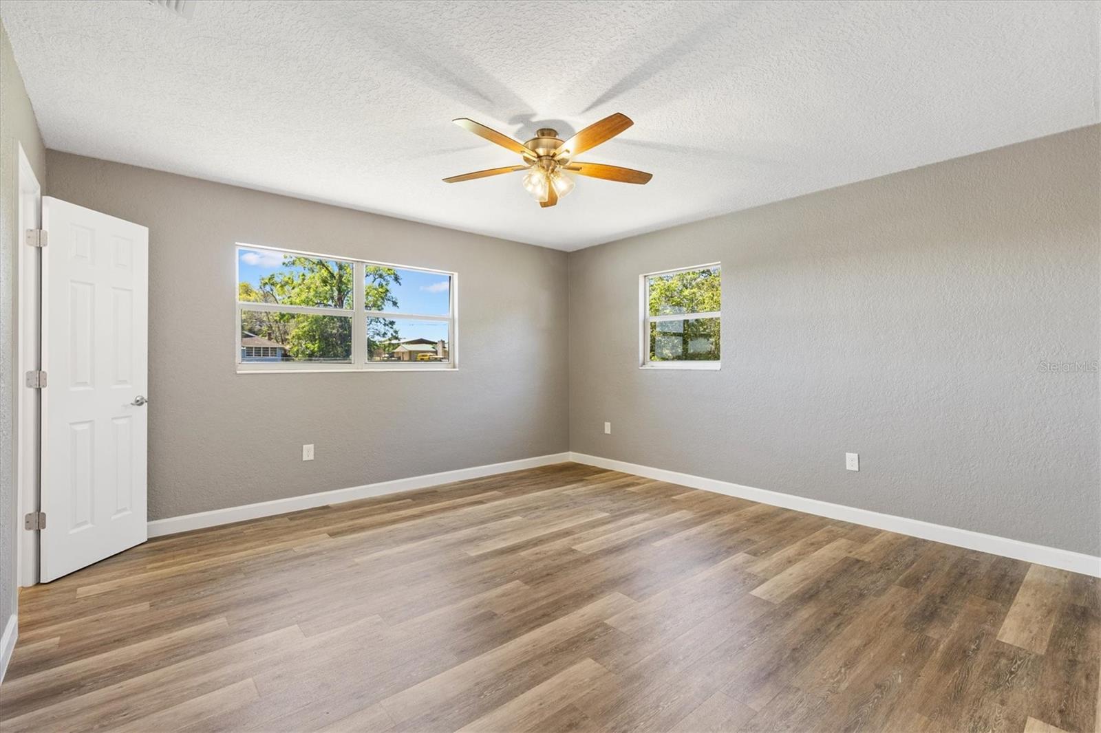 1234 E C-466, OXFORD, FL, 34484
