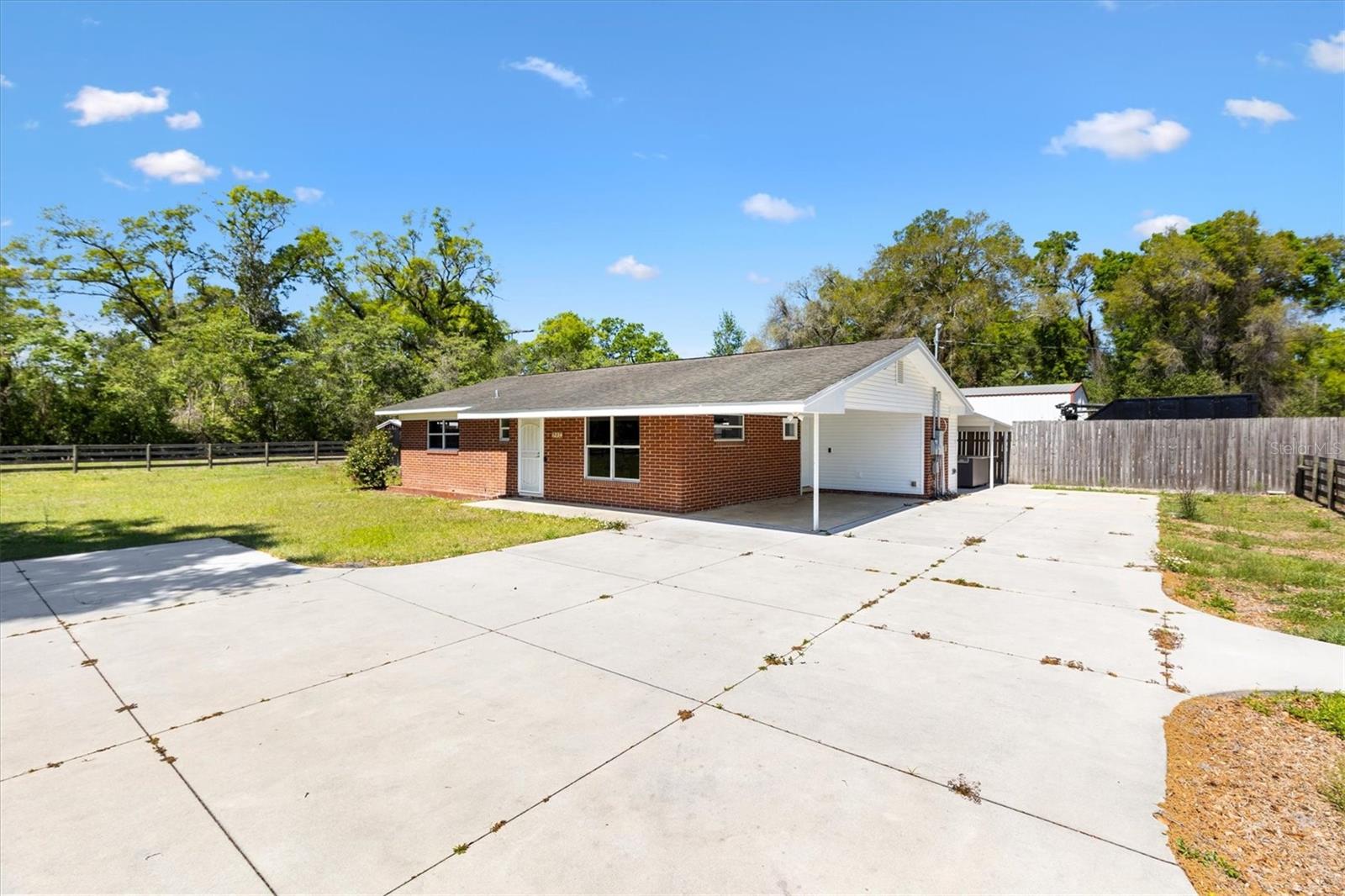 1234 E C-466, OXFORD, FL, 34484