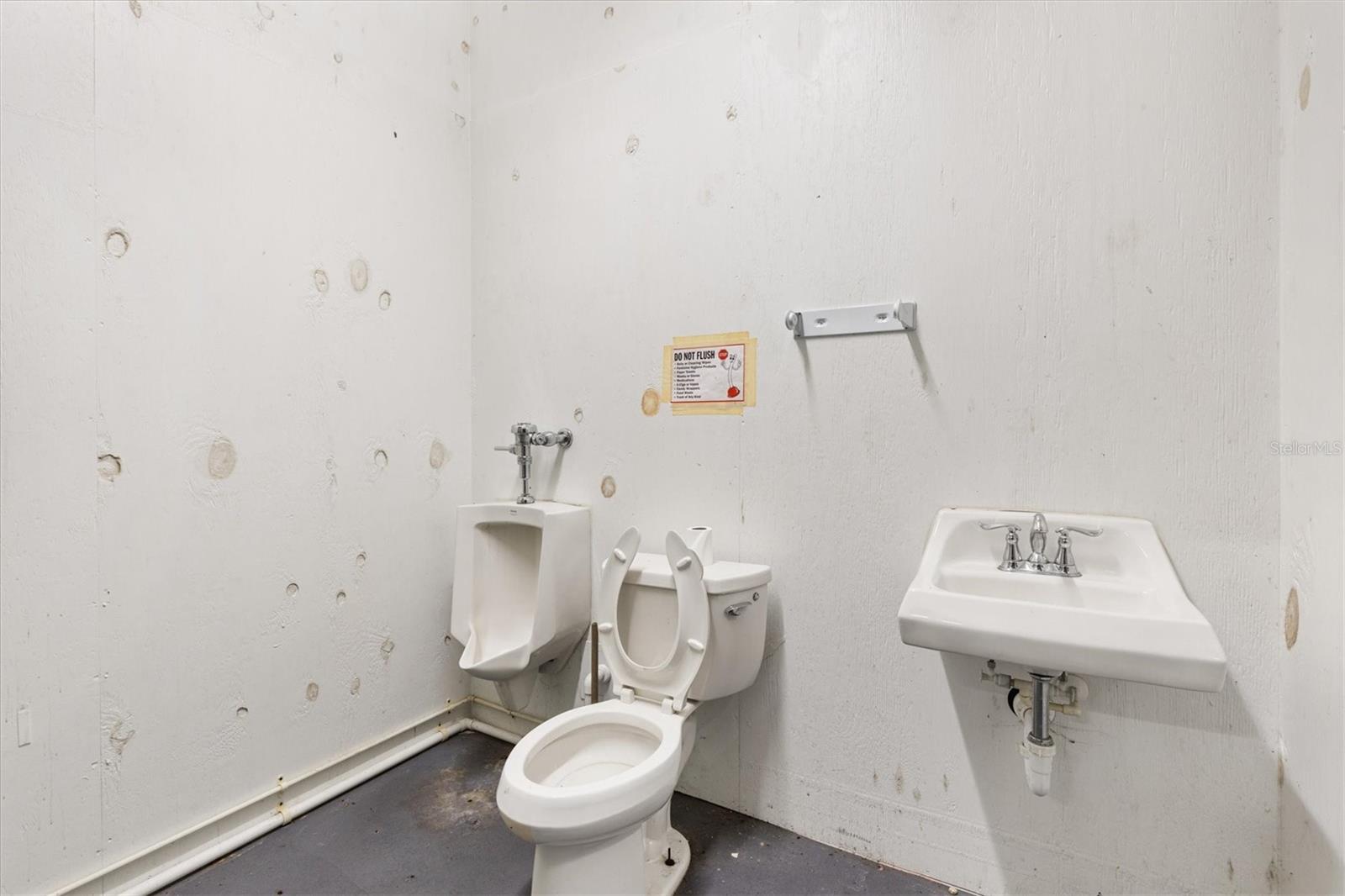 1234 E C-466, OXFORD, FL, 34484