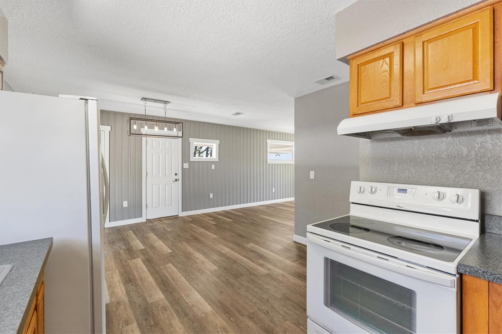 1234 E C-466, OXFORD, FL, 34484