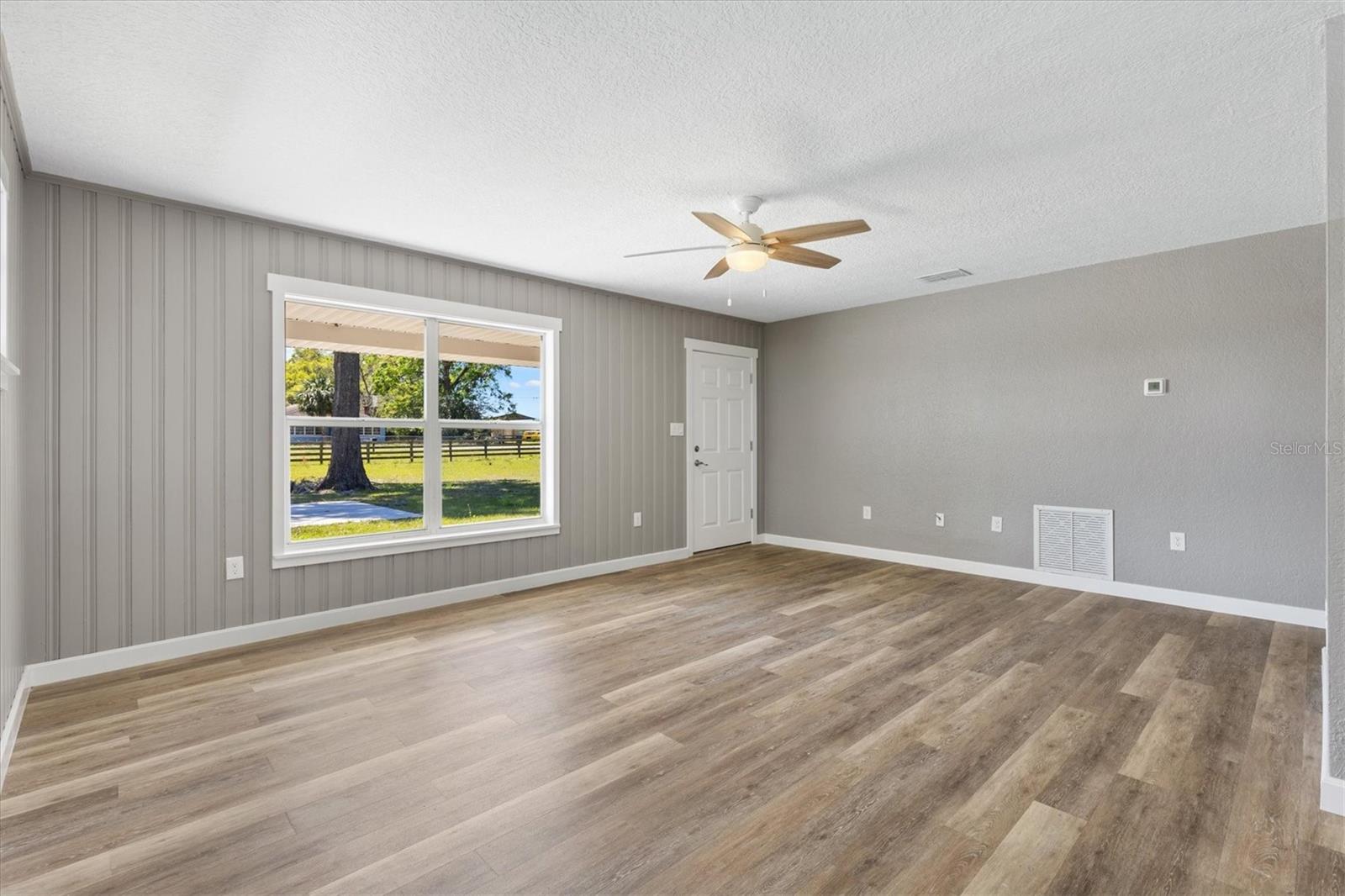 1234 E C-466, OXFORD, FL, 34484