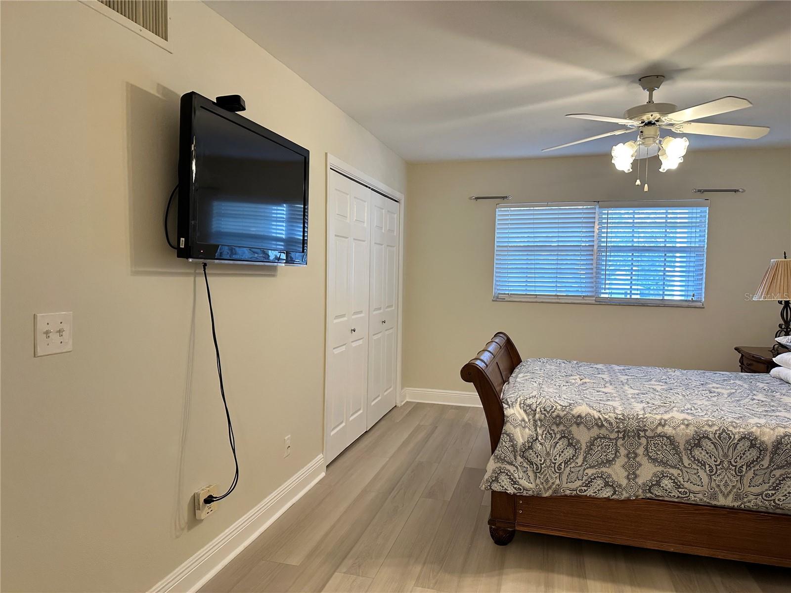 7173 W COUNTRY CLUB DR N #242, SARASOTA, FL, 34243