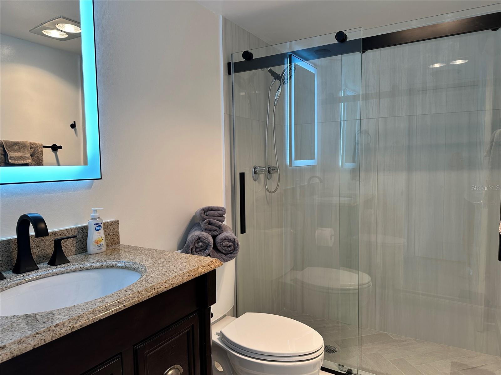 7173 W COUNTRY CLUB DR N #242, SARASOTA, FL, 34243