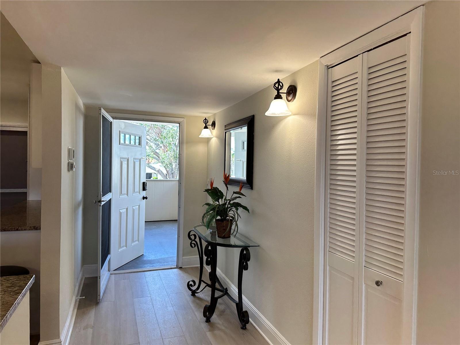 7173 W COUNTRY CLUB DR N #242, SARASOTA, FL, 34243