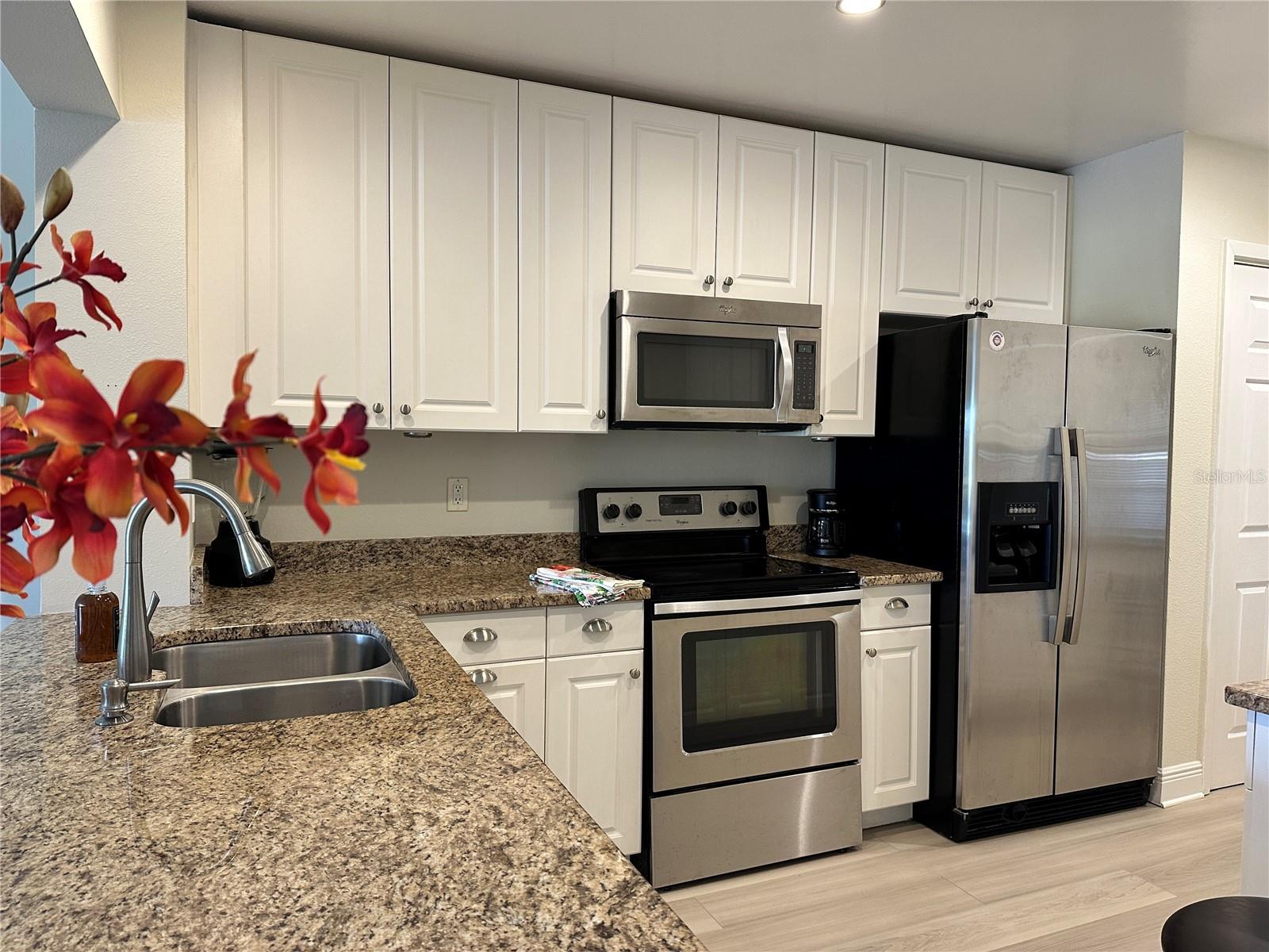 7173 W COUNTRY CLUB DR N #242, SARASOTA, FL, 34243
