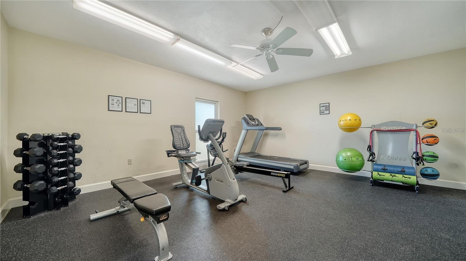 7173 W COUNTRY CLUB DR N #242, SARASOTA, FL, 34243