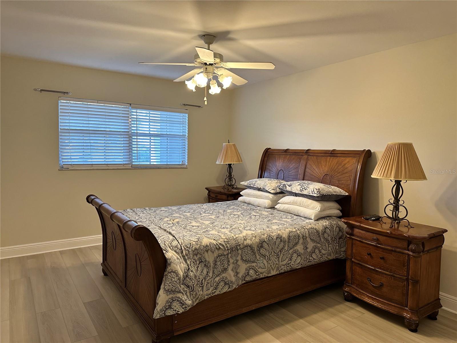 7173 W COUNTRY CLUB DR N #242, SARASOTA, FL, 34243