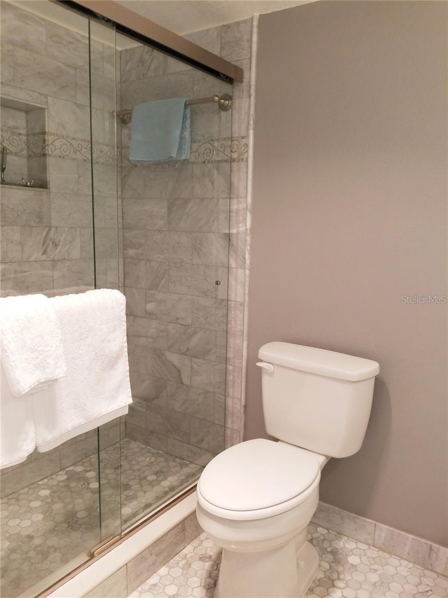 7173 W COUNTRY CLUB DR N #242, SARASOTA, FL, 34243