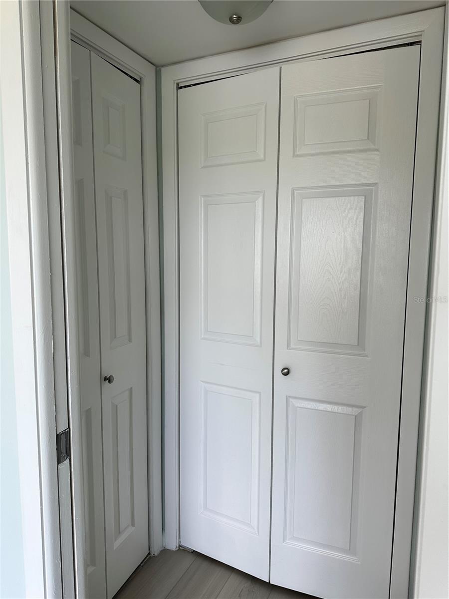 7173 W COUNTRY CLUB DR N #242, SARASOTA, FL, 34243