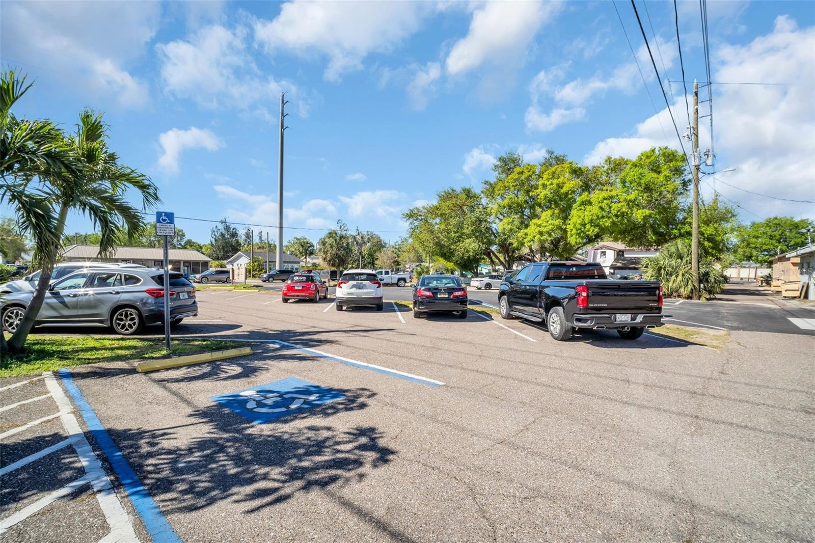 4900 CENTRAL AVE, ST PETERSBURG, FL, 33707