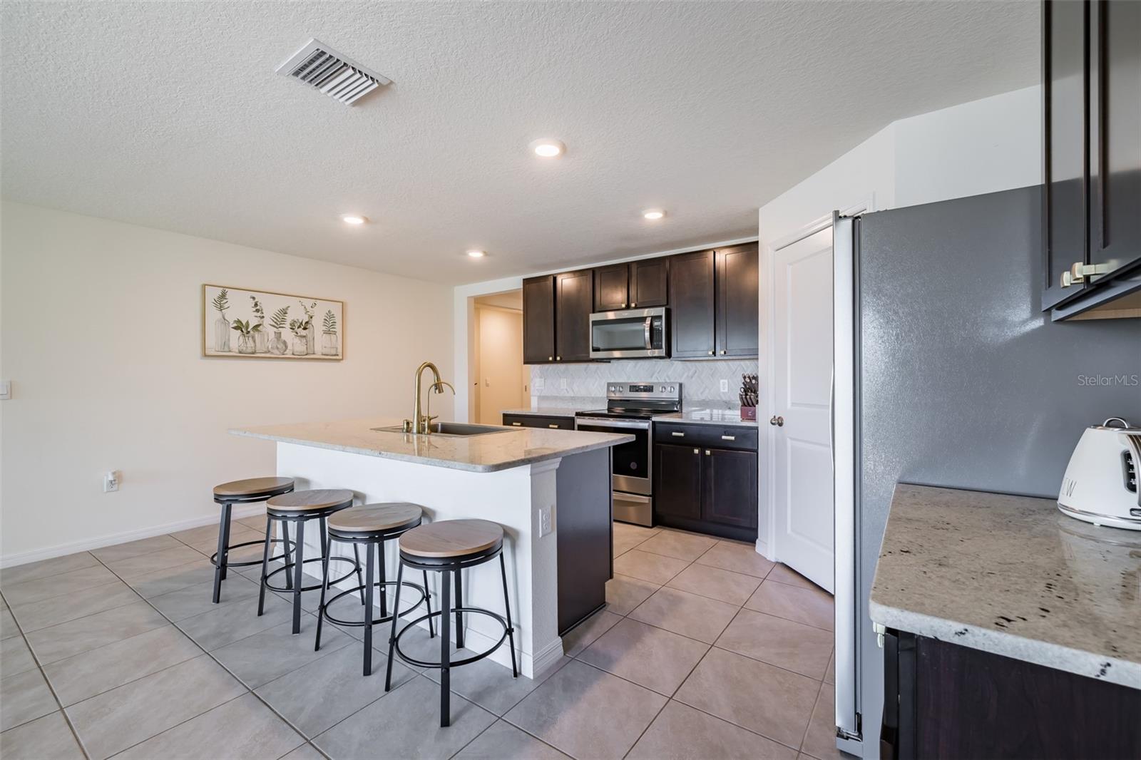 2812 GUMBO LIMBO DR, WIMAUMA, FL, 33598