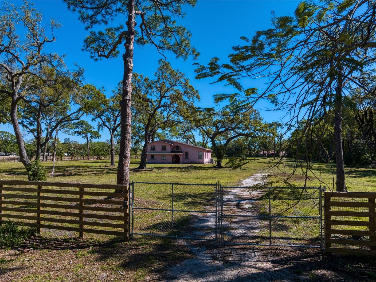 9554 90TH AVE, SEMINOLE, FL, 33777